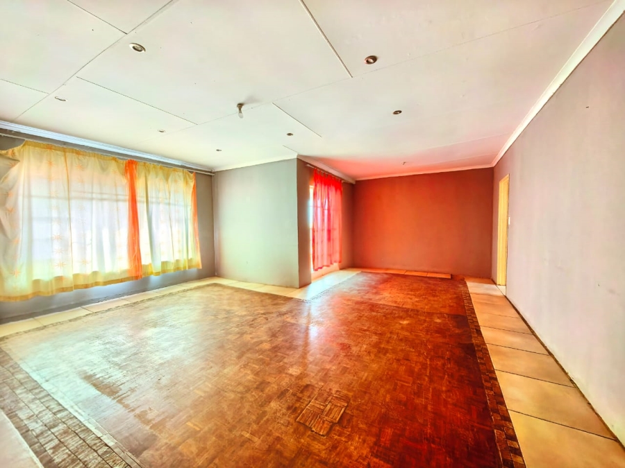 4 Bedroom Property for Sale in Vaalpark Free State